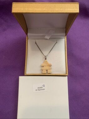 Vintage 925 Korite Mammoth Ivory Inukshuk Pendant Necklace - Cream unisex